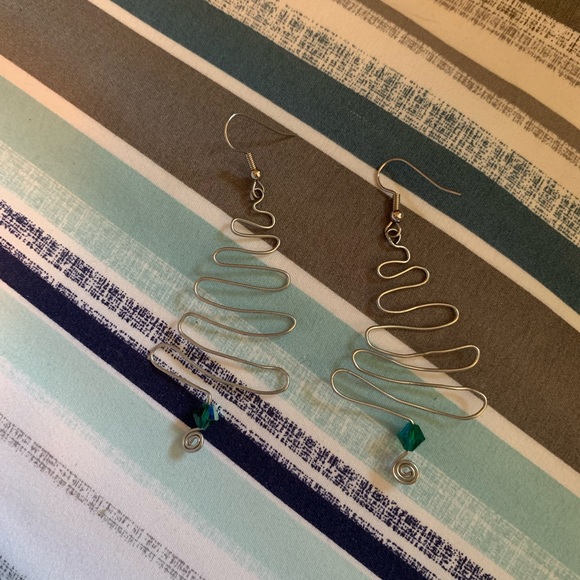 Women Christmas tree earrings - Picture 2 of 2